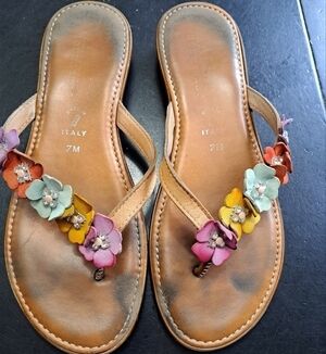 Italiana Shannie Floral Flats Size 7